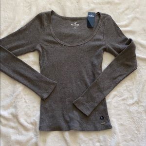 Grey thermal size medium Hollister NWT